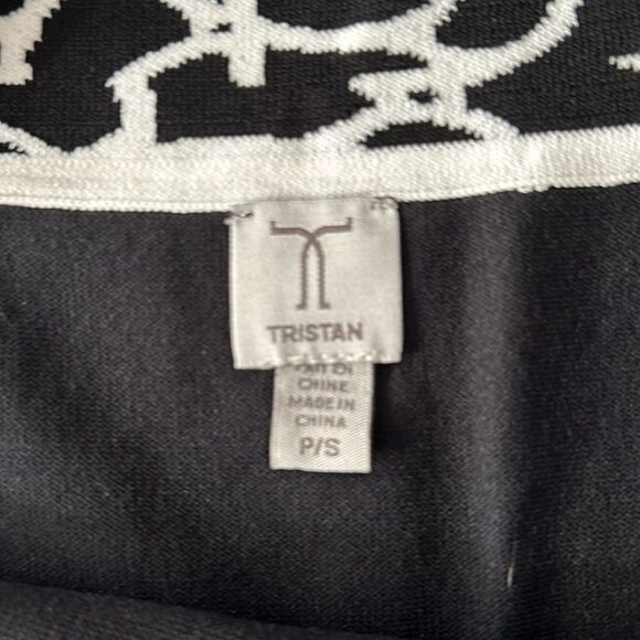 Tristan off the shoulder top - Picture 2 of 4